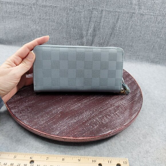 Elegant Checkered Pattern Leather Wallet With Wrist Strap & Card Holder - Picture 2 of 7